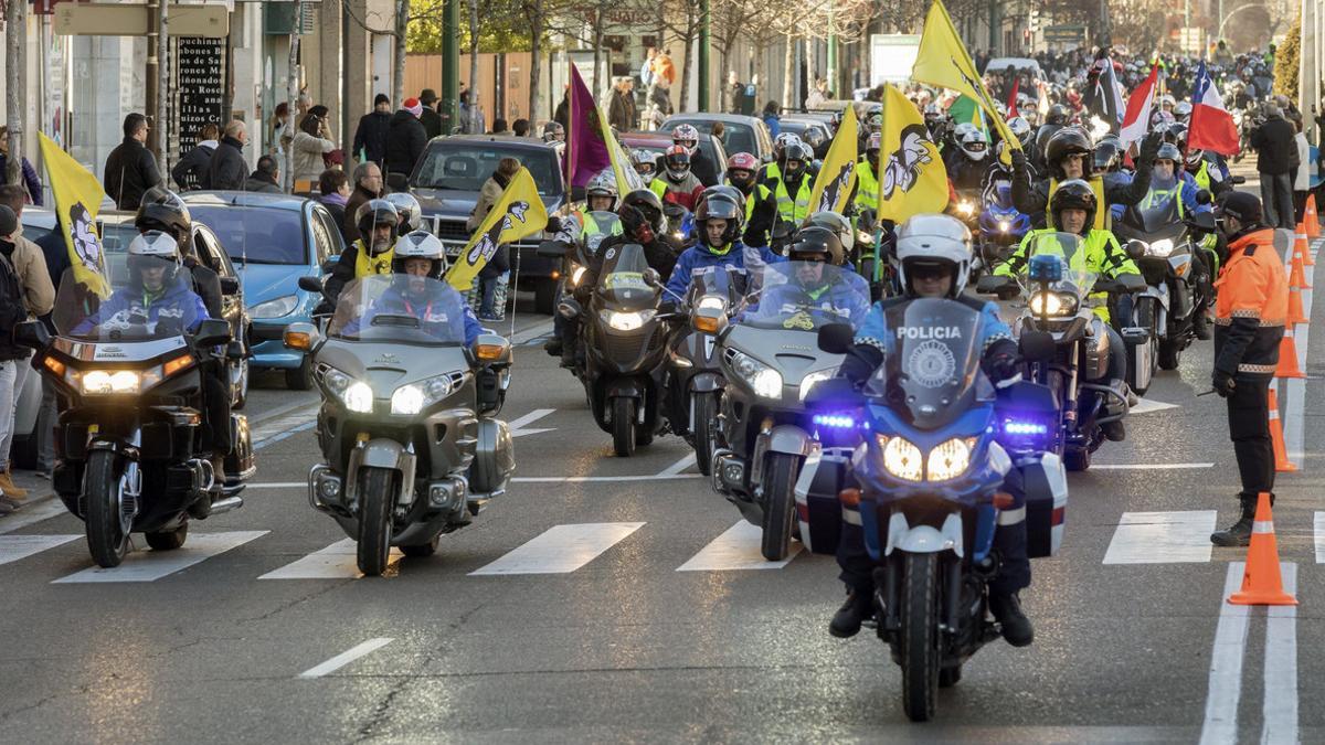 Un escuadrón formado por más de 20.000 motos, según la organización, celebran este fin de semana en Valladolid la 34ª concentración invernal de Pingüinos.