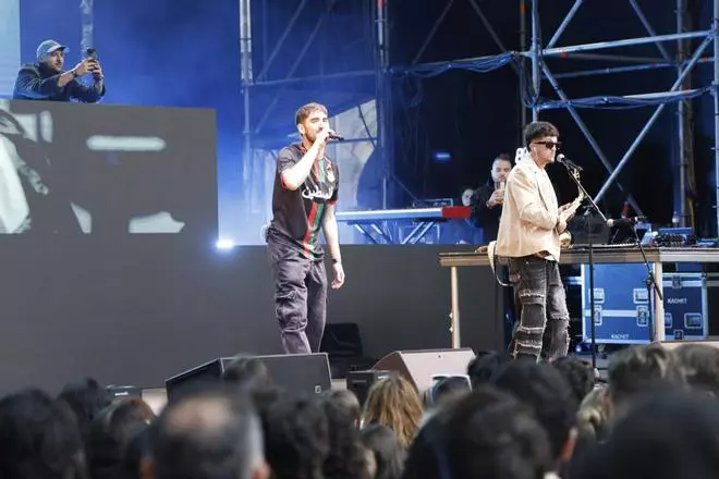 La Quintana se entrega al concierto de Los40 Santiago Pop