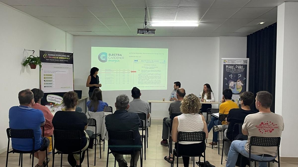 Jornada informativa sobre CAEs realitzada per la Xarxa a Berga