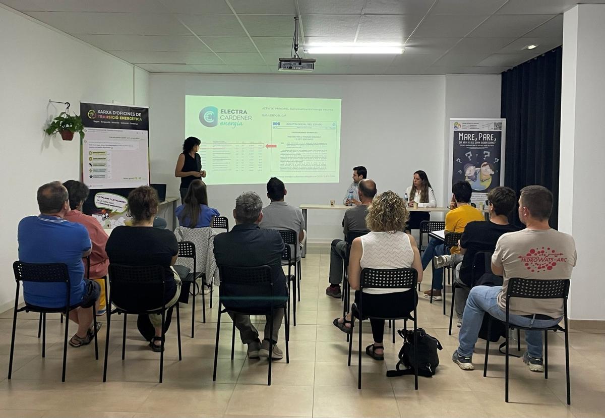 Jornada informativa sobre CAEs realitzada per la Xarxa a Berga