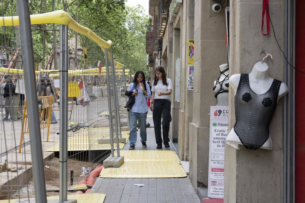 Barcelona 22/05/2025 Obras de la Rambla En la foto, obras en el lado Gòtic entr carrer Boqueria y Portaferrissa Fotografía de Ferran Nadeu