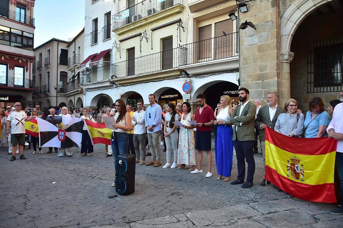 Galería | Las manifestaciones en apoyo de Ceuta en Extremadura, en imágenes