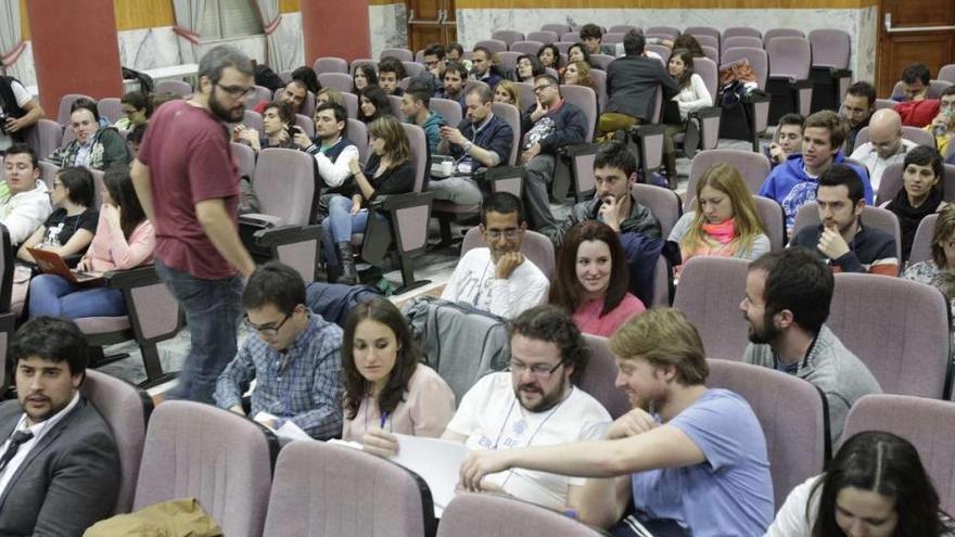 Universitarios de la Erasmus Student Network, que celebran desde ayer su principal congreso anual en la ciudad.  // J. Lores