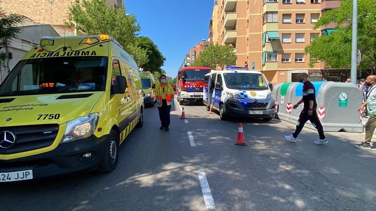 Un vehicle ha atropellat cinc persones al Prat de Llobregat (Barcelona).