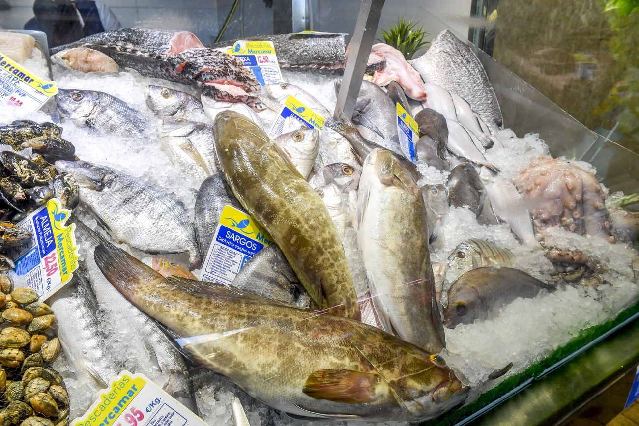 Compras para la cena de Navidad en el Mercado Municipal de Telde