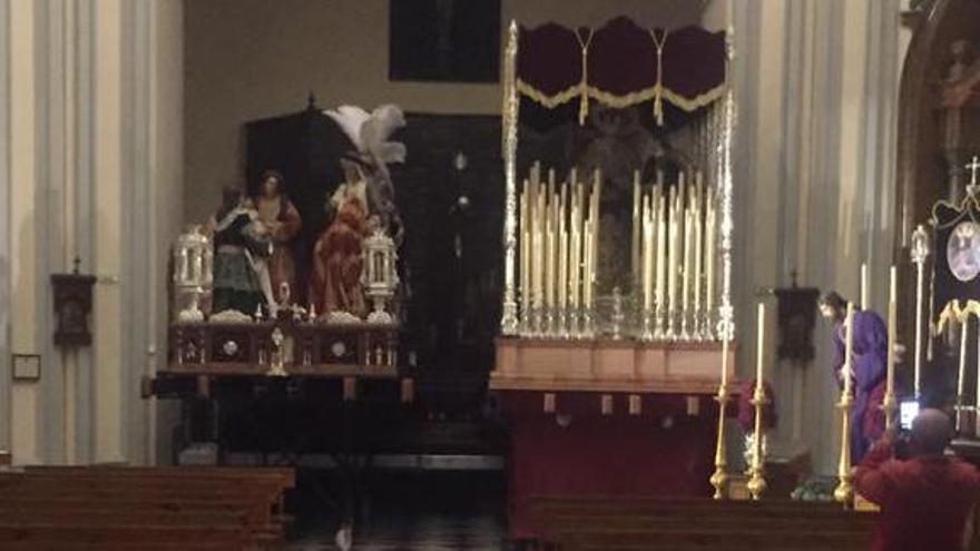 Los tres tronos de Salutación y Santa Cruz, bajo el coro de San Felipe, en la Cuaresma de 2017.
