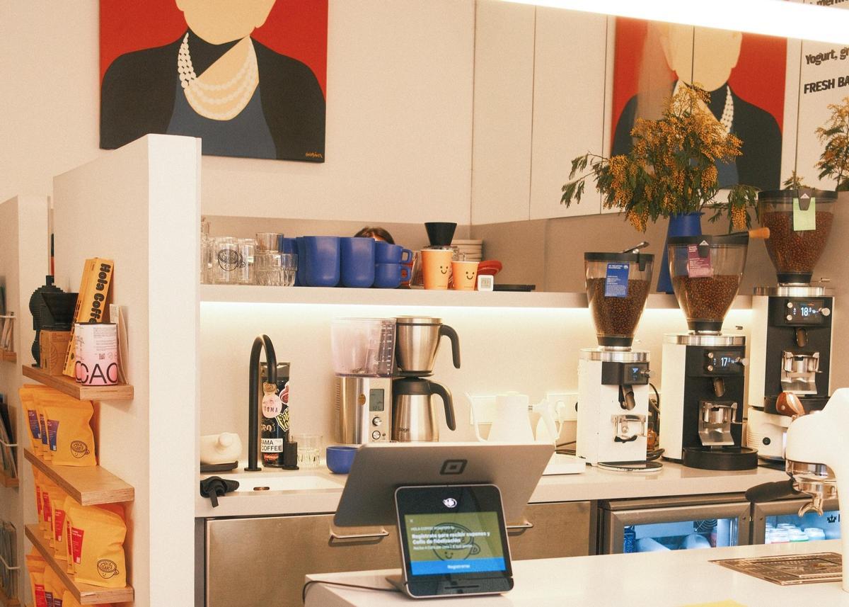 Hola Coffee Lagasca.