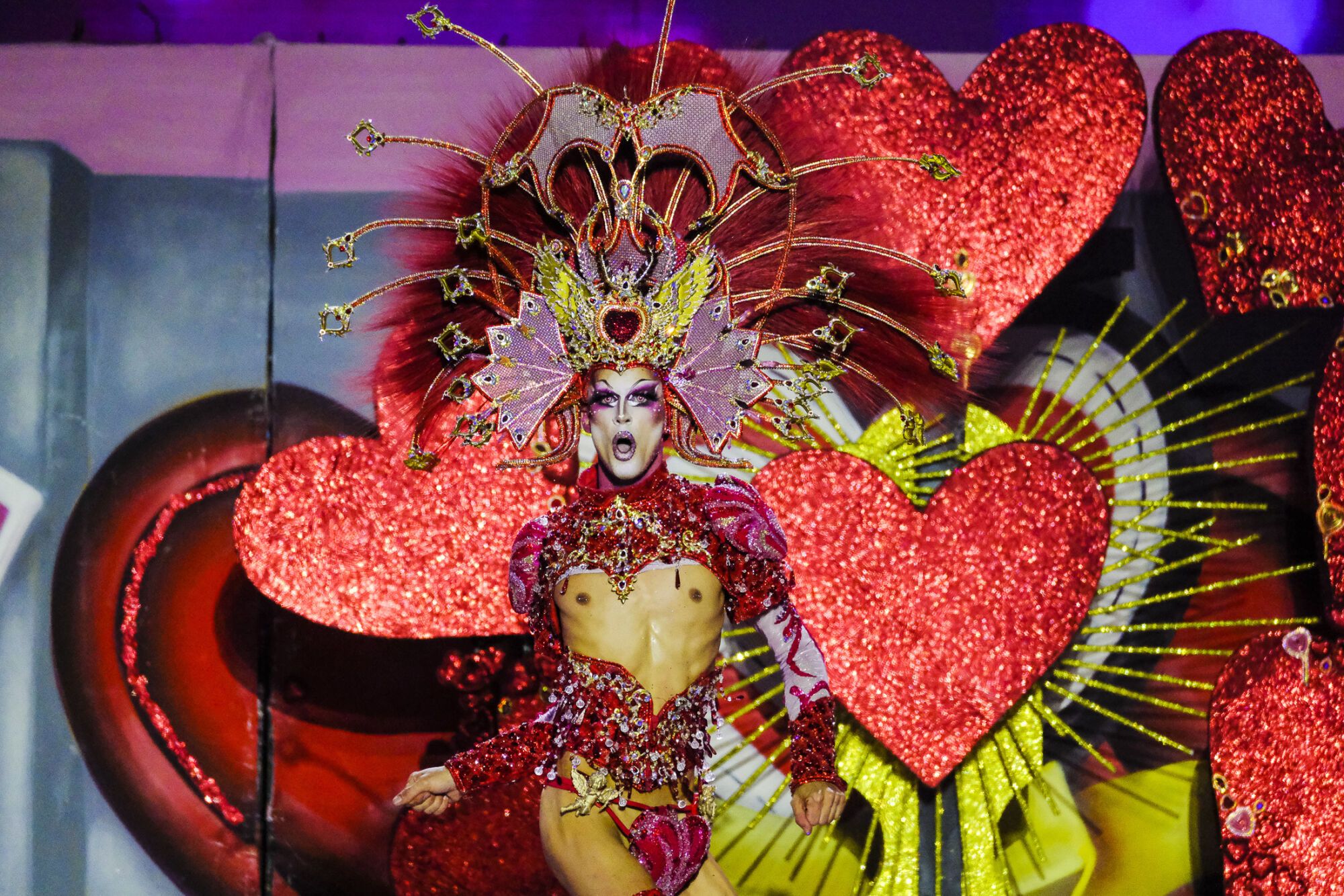 10. Drag Eyzet (Nuhacet Jiménez Peña) Con el patrocinio de Food Trucks &amp; Drinks F.C. y un diseño de Estudio Hidalgo presenta el espectáculo ¡Chacha! Tantas flechas del amor y yo soltera, maricón.