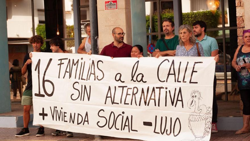 PSOE y Unidas Podemos de Santa Eulària critican el desahucio de 16 familias por parte de un fondo de inversión alemán