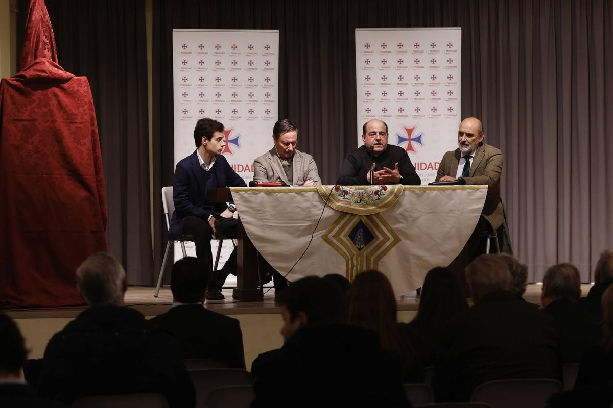 Presentación de la II Fiesta Campera a beneficio de la obra social de las residencias de la parroquia. Centro Parroquial “Carmen Márquez Criado” de la parroquia de La Trinidad En el acto intervendrán: José Juan Jiménez Güeto, vicepresidente de la Obra Pía Stma. Trinidad y párroco de San Juan y Todos los Santos Luis Montero, novillero Augusto Centeno Guerra, ganadero