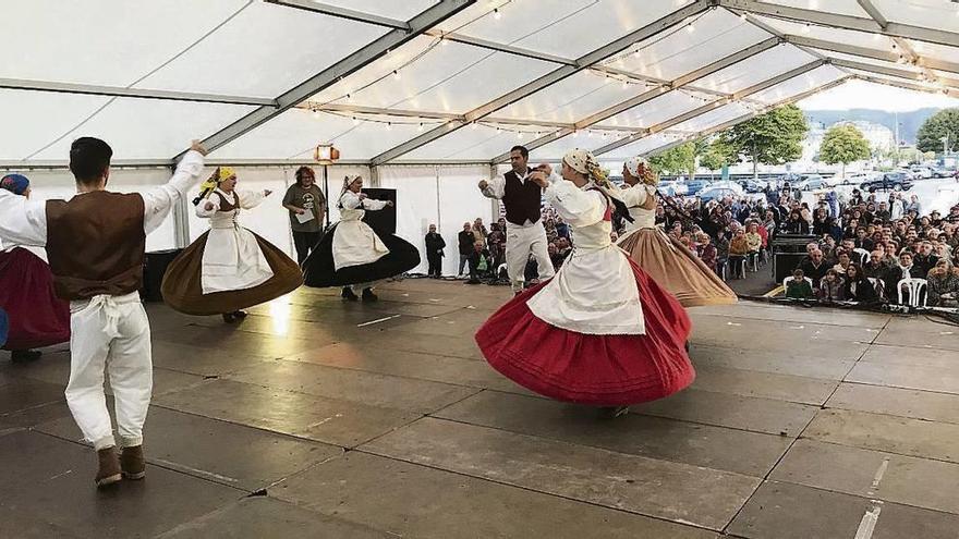 Festival Folclórico de Ancoradoira en O Burgo