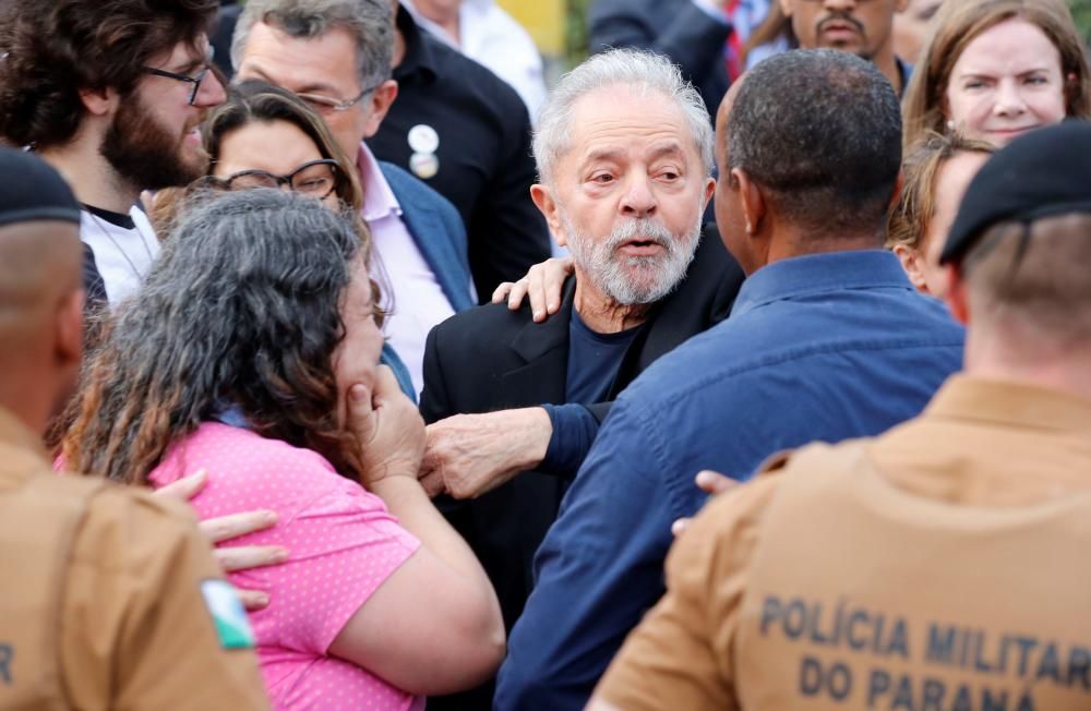 Lula sale de la cárcel 1 año y 7 meses después