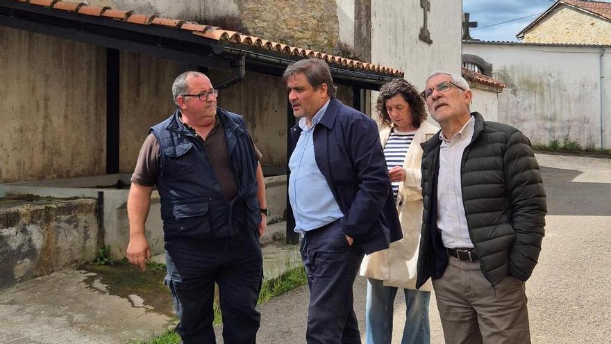 IU denuncia en Oviedo el abandono de la zona rural de Lloriana