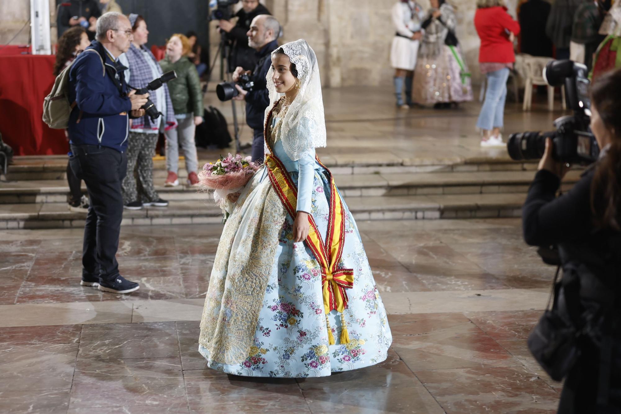 Ofrenda 2023 | Falleras Mayores e Infantiles de comisiones del 17 de Marzo (I)