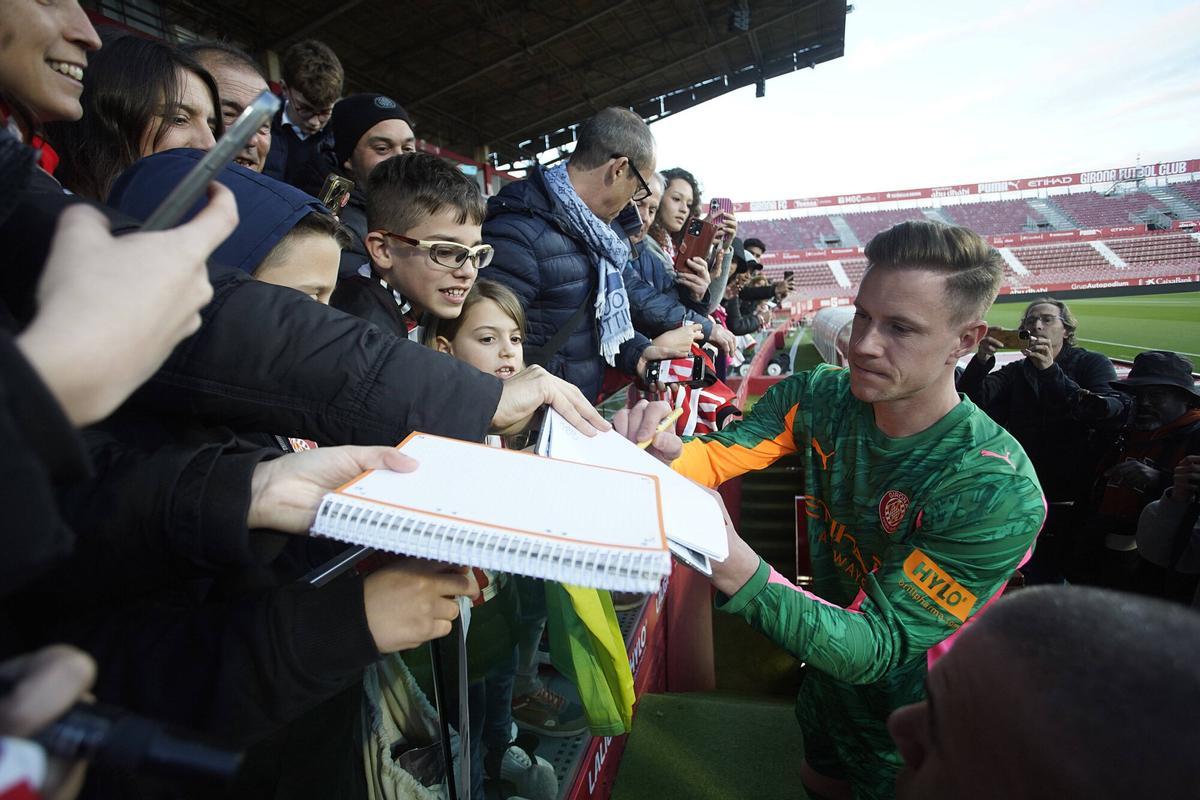 Girona Montilivi presentació Ter Stegen a l'estadi amb aficionats