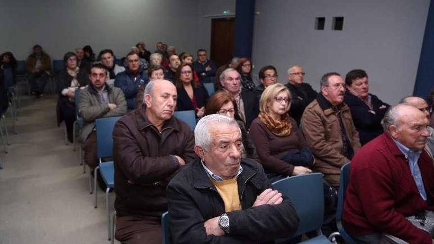 Asistentes a la presentación del proyecto del auditorio. // Muñiz