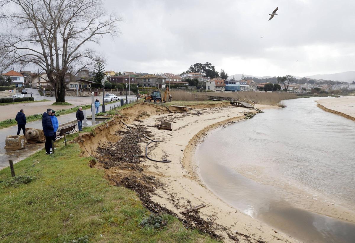 Las dunas de Praia América, arrasadas tras las fuertes marejadas de la última semana.