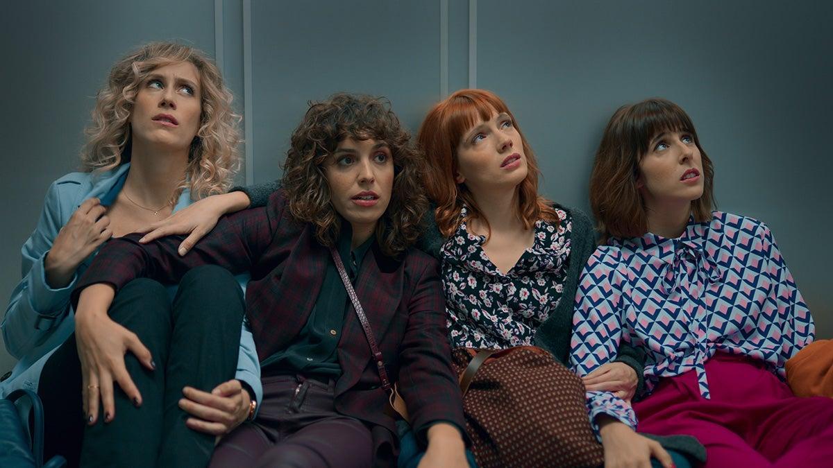 Las prendas de la serie 'Valeria' que (seguro) tú también tienes en tu  armario - Stilo