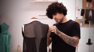 Roberto Montes, en su atelier en el barrio de San Isidre de València, cuartel general de Bibencia.