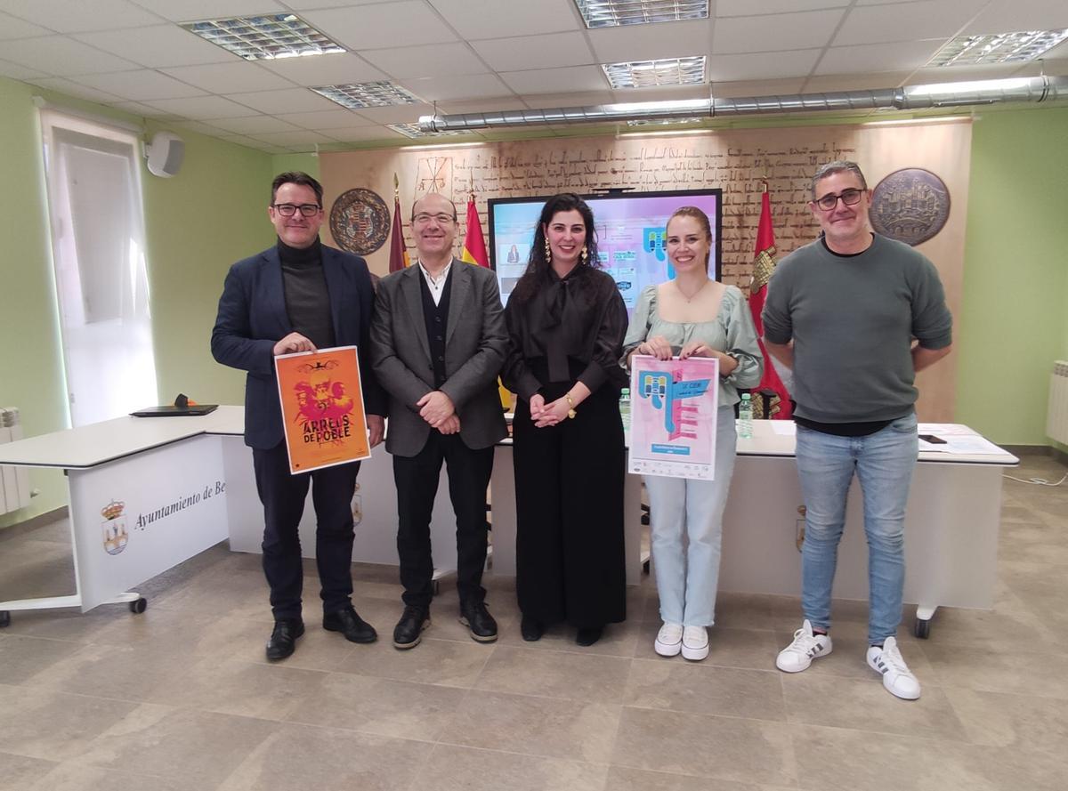 Representantes de Maestro Lupi, Ayuntamiento de Benavente, Diputación de Zamora y Caja Rural, tras el sorteo.