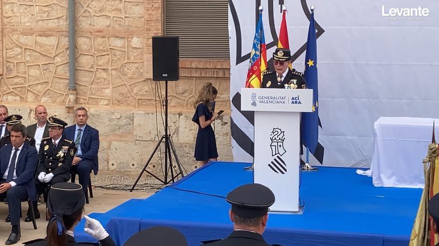 Mazón acude a la entrega de las conmemoraciones a la Policía de la Generalitat.