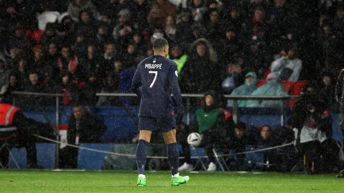 Mbappé, sustituido en el minuto 65 ante el Rennes