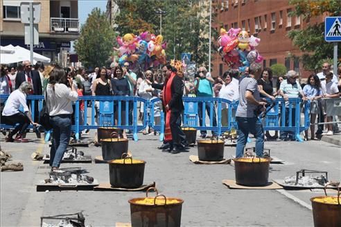 Más de 7000 'cassoletes' en el día de les Calderes de Almassora