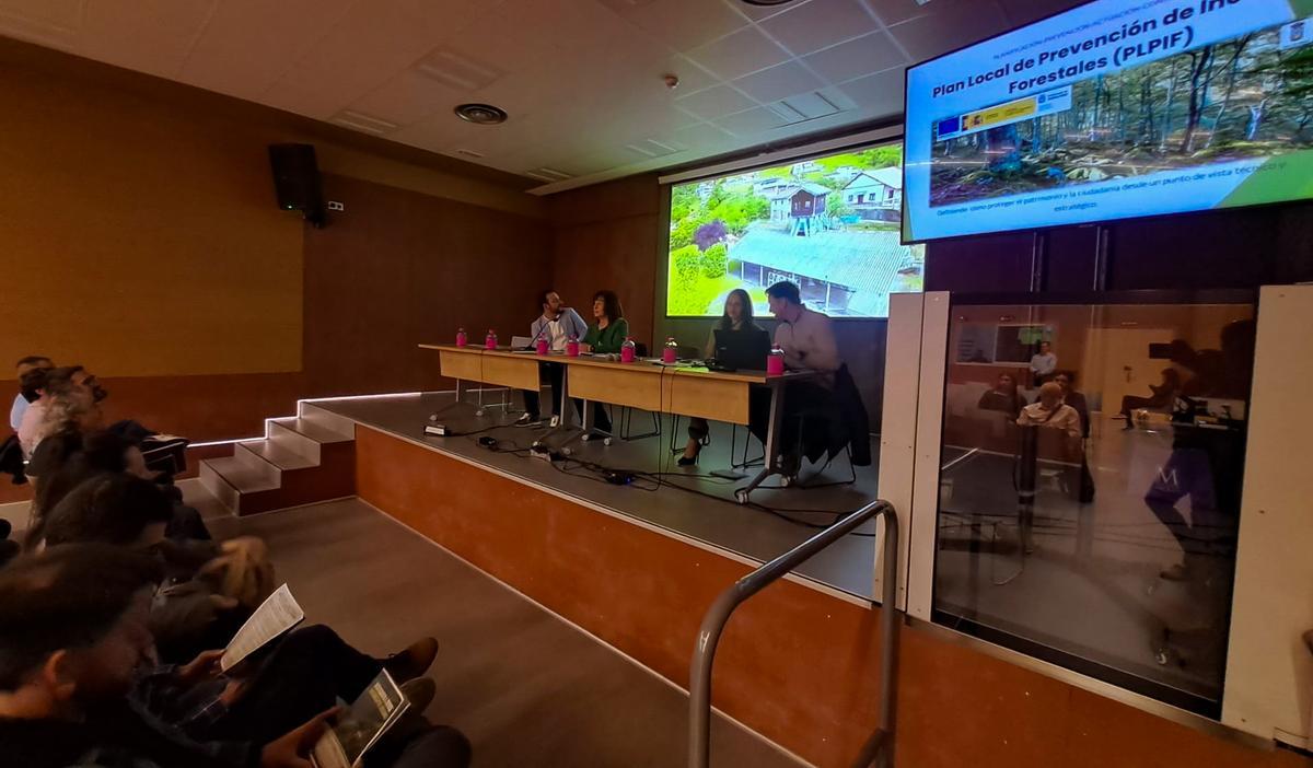 Las jornadas sobre incendios celebradas en Mieres.