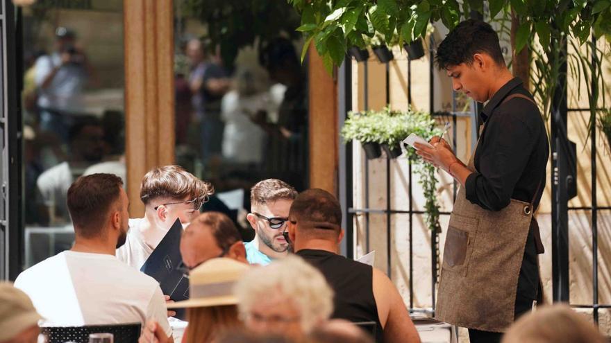La hostelería alcanza un nuevo récord con 112.000 trabajadores en Málaga