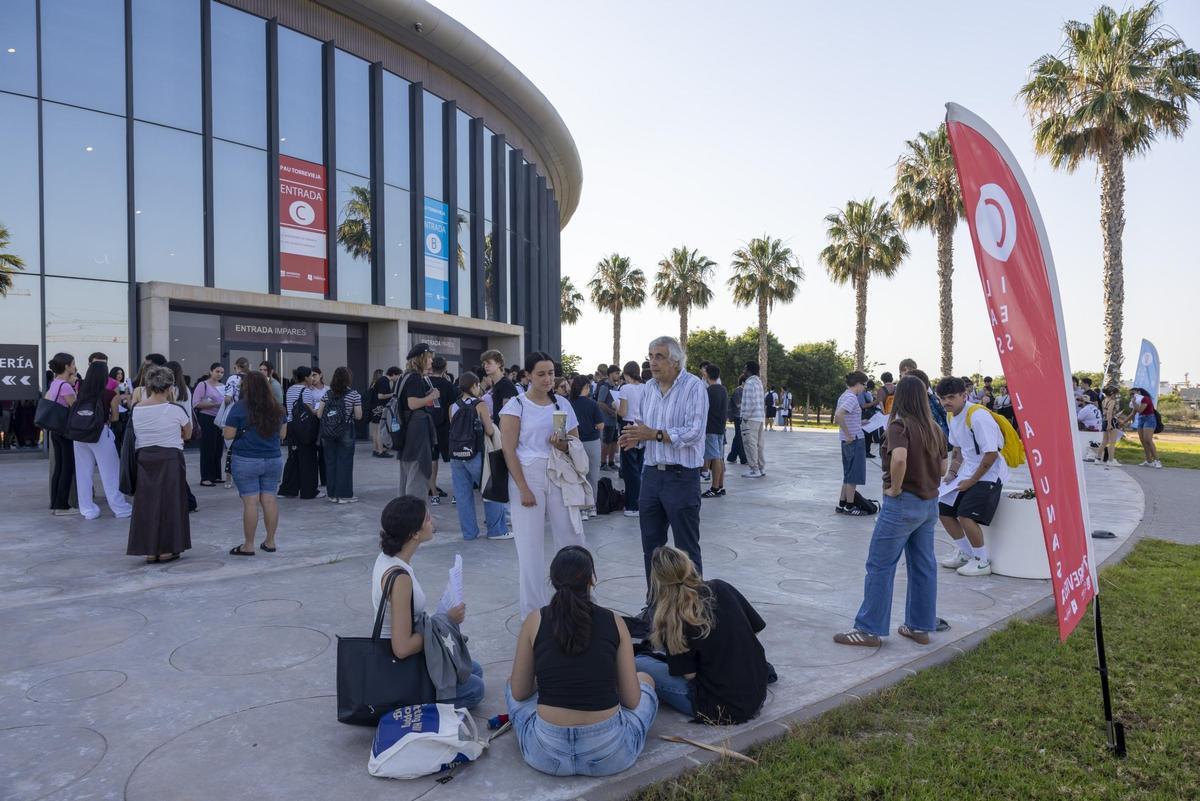Arrancan los exámenes de la EBAU 2026 en el Auditorio de Torrevieja