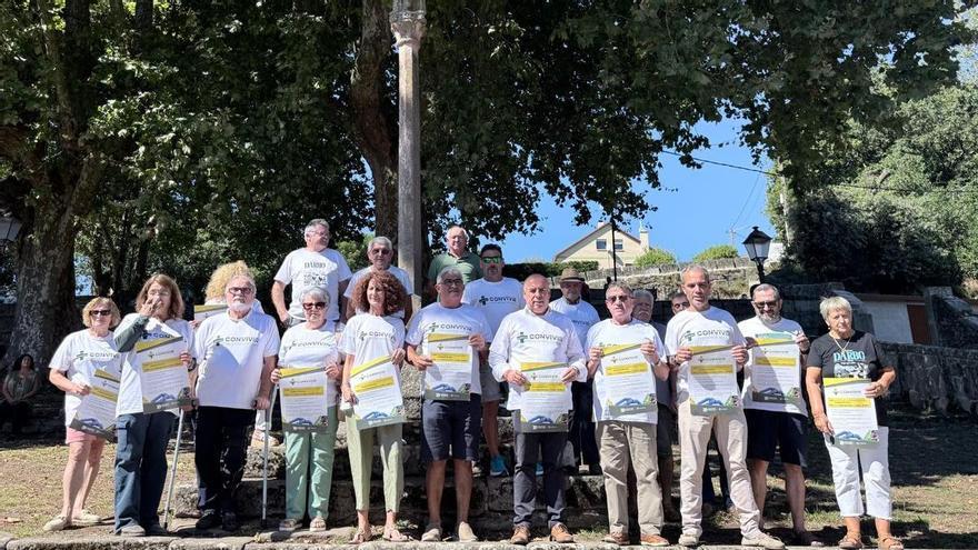 La Diputación reúne al movimiento asociativo de Cangas en el atrio de Darbo