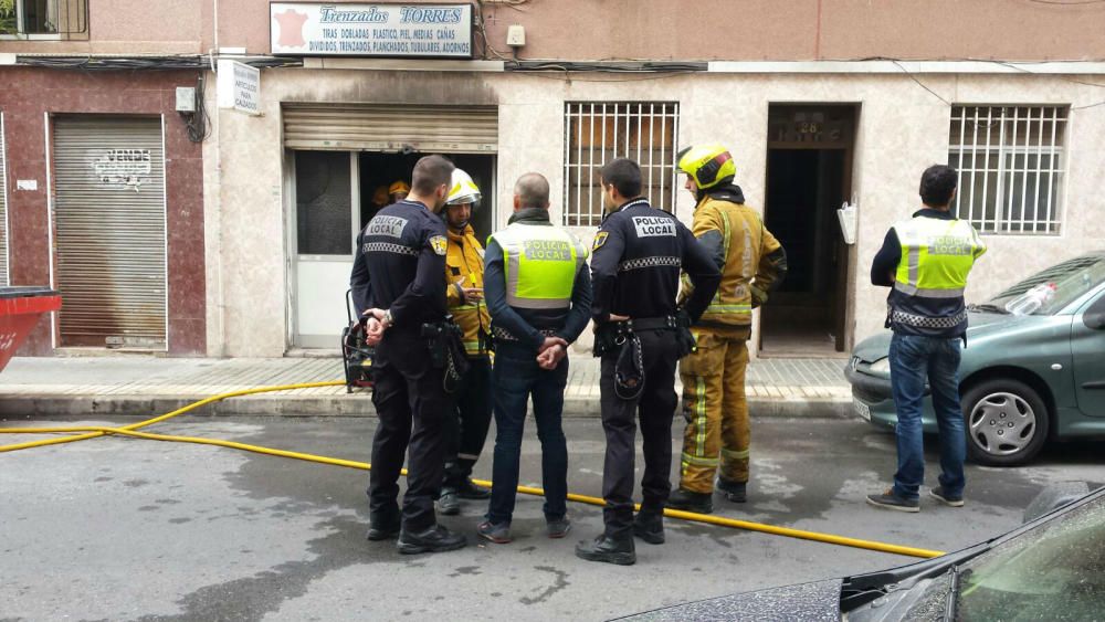 Incendio en un local de calzado en Elche