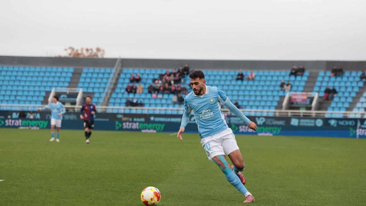 Sofiane, durante el partido ante el Eldense