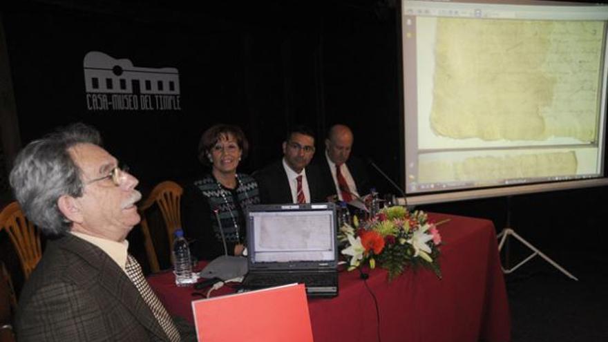 De izq. a dcha., Enrique Pérez, Inés Rojas, Oswaldo Betancort y Aurelio González, ayer.