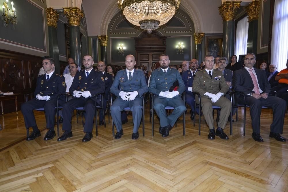 Entrega de medallas al mérito de la protección civil