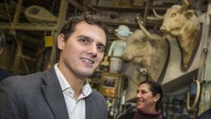 Albert Rivera, enun acto con afiliados del partido en el salón del Museo del artista fallero de València.