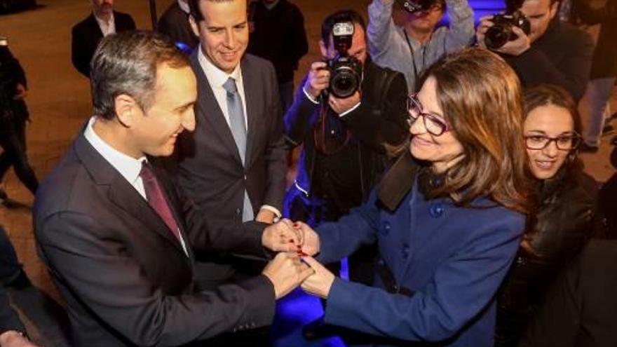 La vicepresidenta Oltra junto a César Sánchez, en foto de archivo.