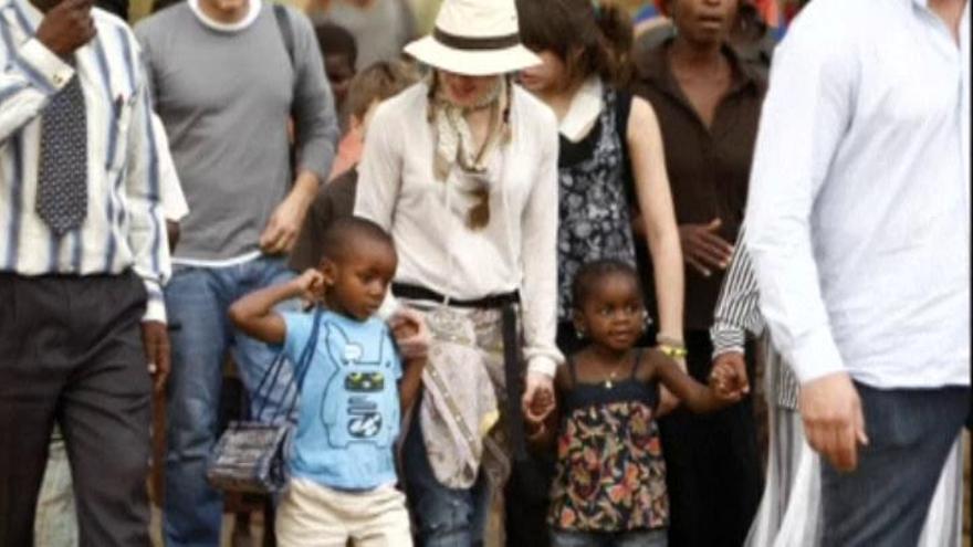 Madonna adopta a otros dos niños en Malaui