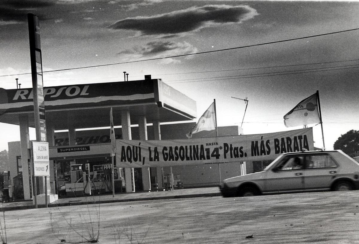 Guerra por el precio de la gasolina