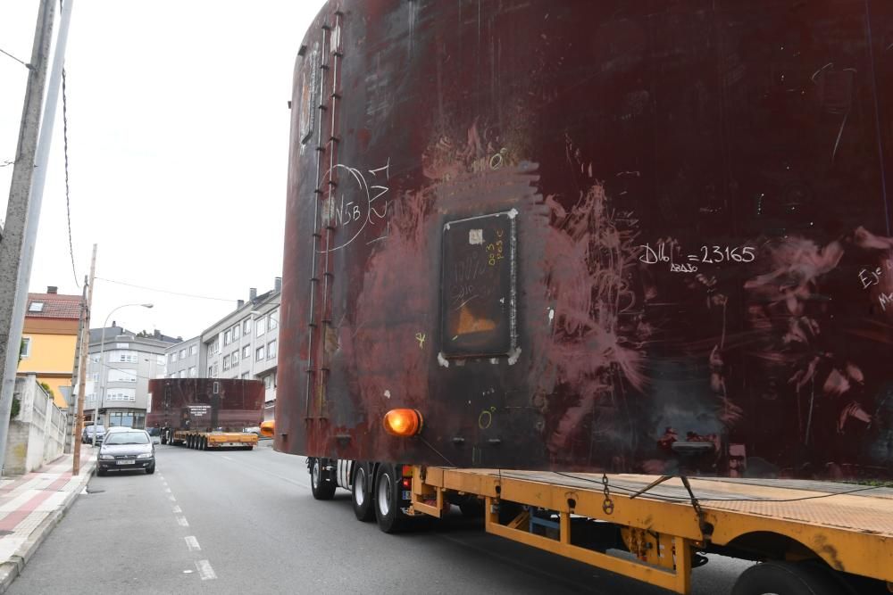 La refinería recibe dos piezas para una parada