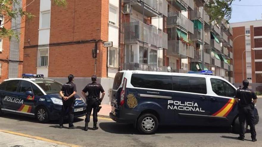 Caen dos puntos de venta de droga con la detención de ocho personas en Alicante