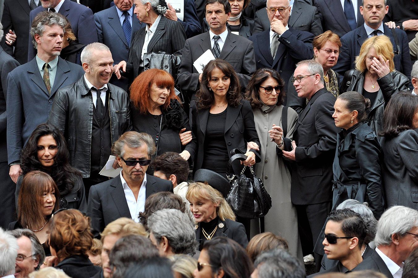 Sonia Rykiel en el funeral de Yves Saint Laurent