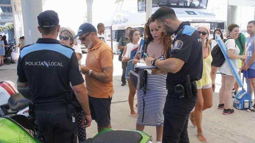 Policía Local de Cangas. // Santos Álvarez