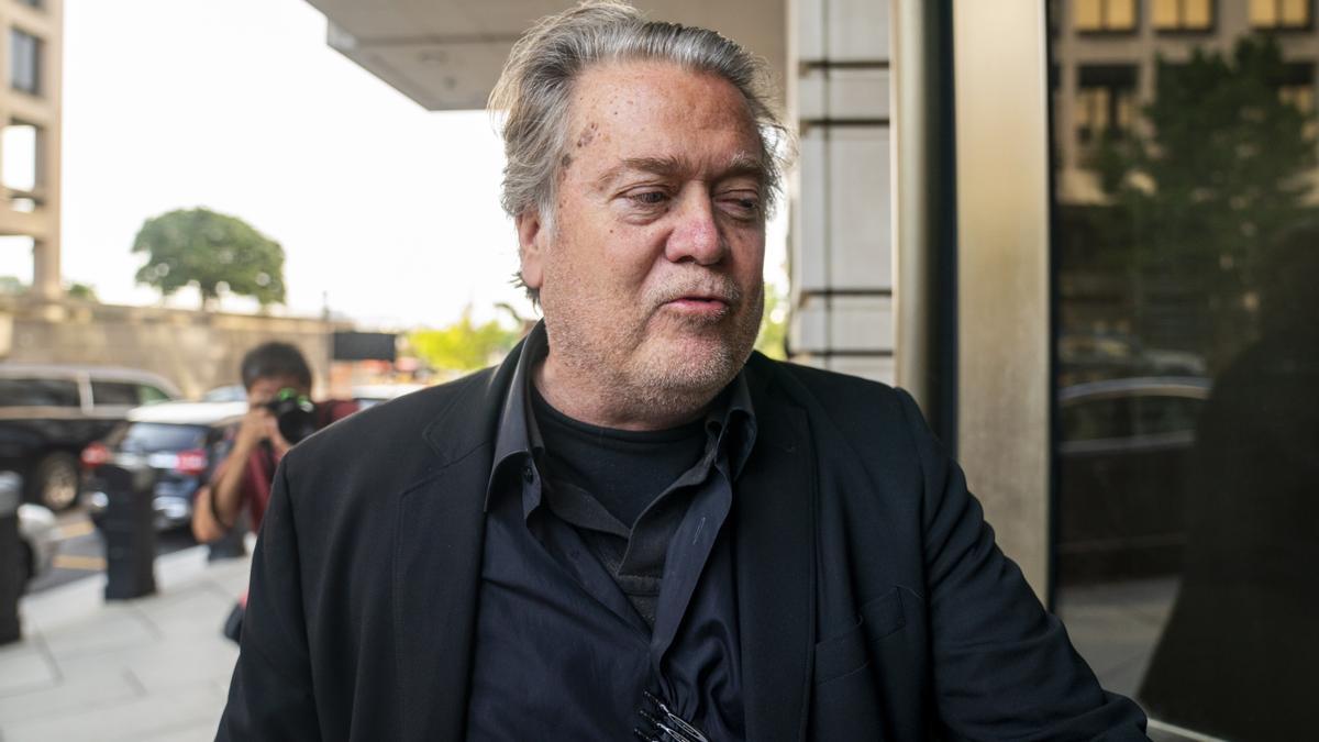 Steve Bannon faces two criminal charges at Federal Courthouse in Washington