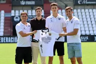 El Mérida se centra en un meta, un extremo y un punta