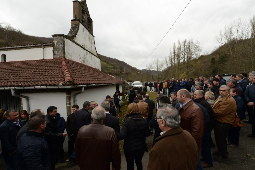 Funeral en Casomera del cazador Fidel Megino.