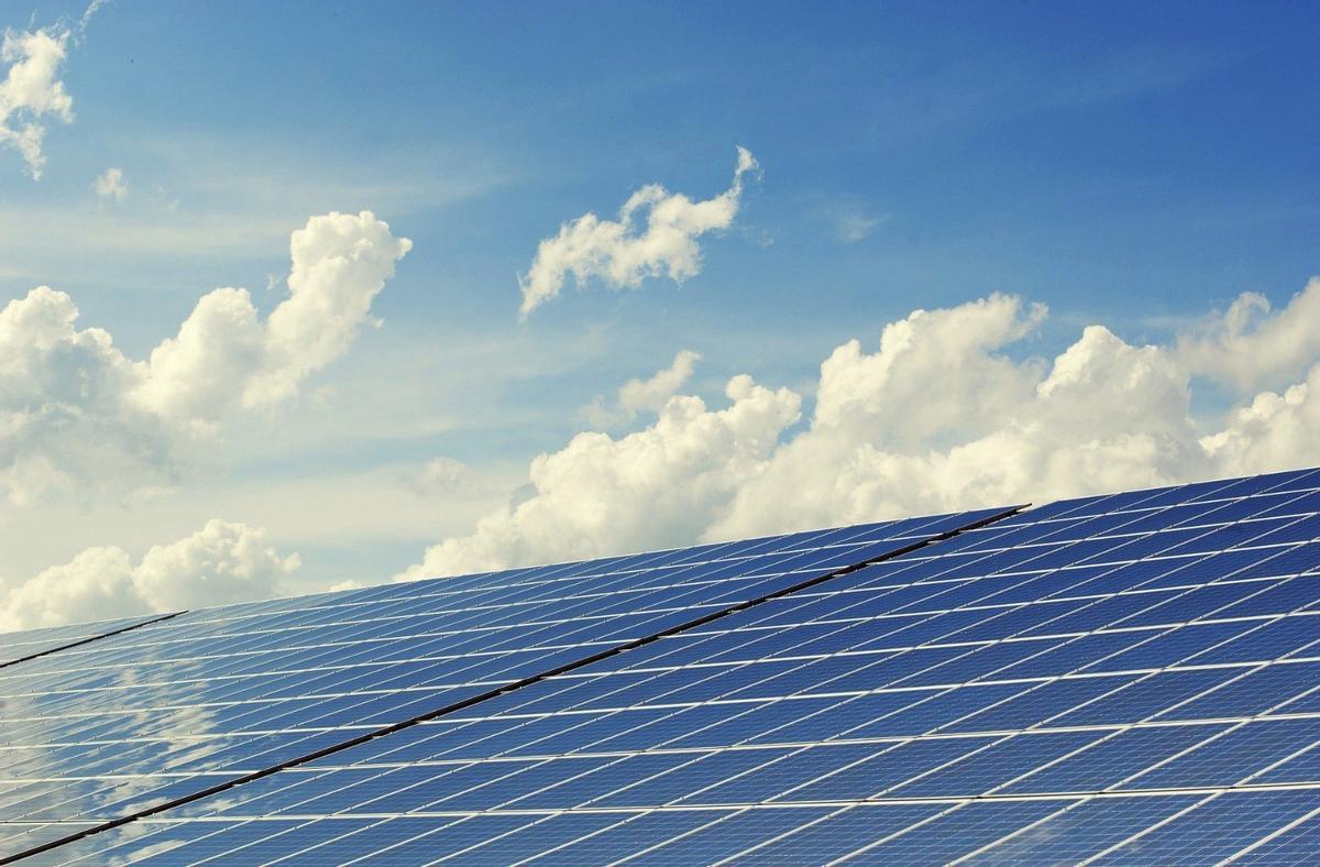 Imagen de archivo de placas solares.
