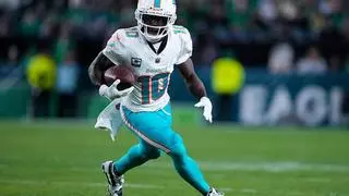 Tyreek Hill amplía su contrato con los Miami Dolphins por 3 años y 90 millones de dólares