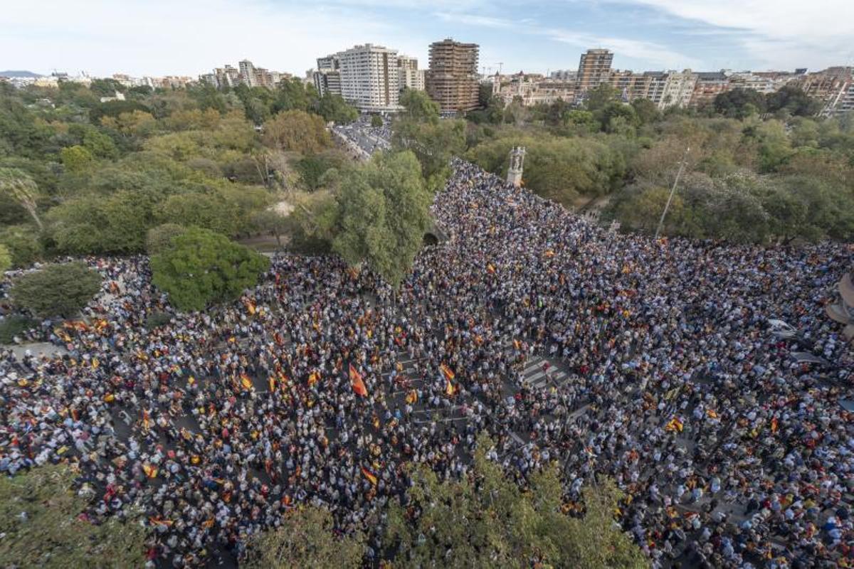 Manifestacions a ciutats de tota España després de l'acord del PSOE i Junts