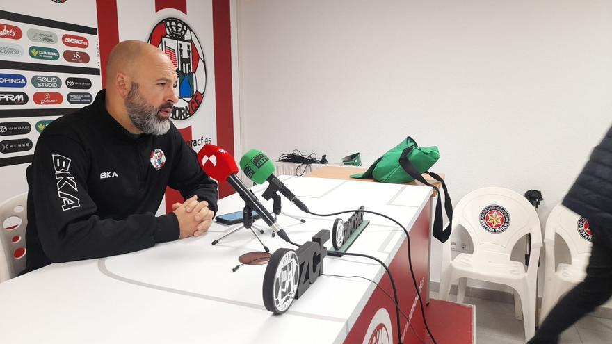David Movilla, entrenador del Zamora CF: &quot;Los que estamos resistiendo el ritmo del Pontevedra somos Ourense y nosotros”